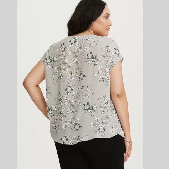 Torrid Gray Floral Lace Inset Georgette Blouse Size 2 / 2X 18/20 - Picture 3 of 12